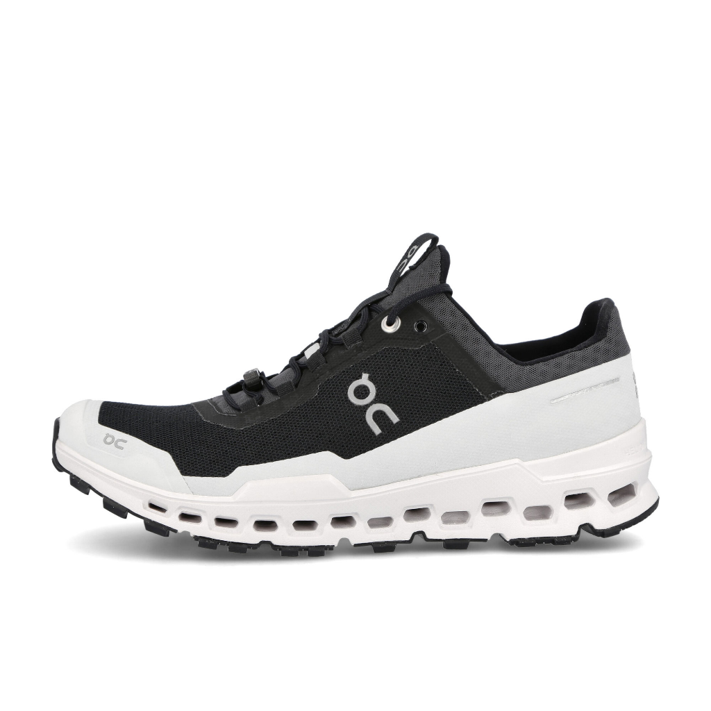 On Women&#39;s Cloudultra Black / White - Booley Galway